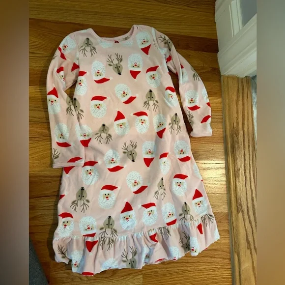 Santa reindeer, fleece nightgown. Carter’s size 6-7. Excellent condition - Picture 1 of 2
